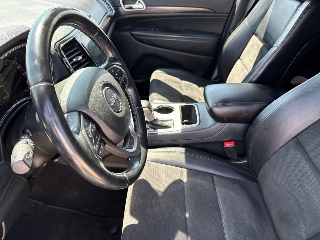 Used 2022 Jeep Grand Cherokee Laredo X RWD image 18