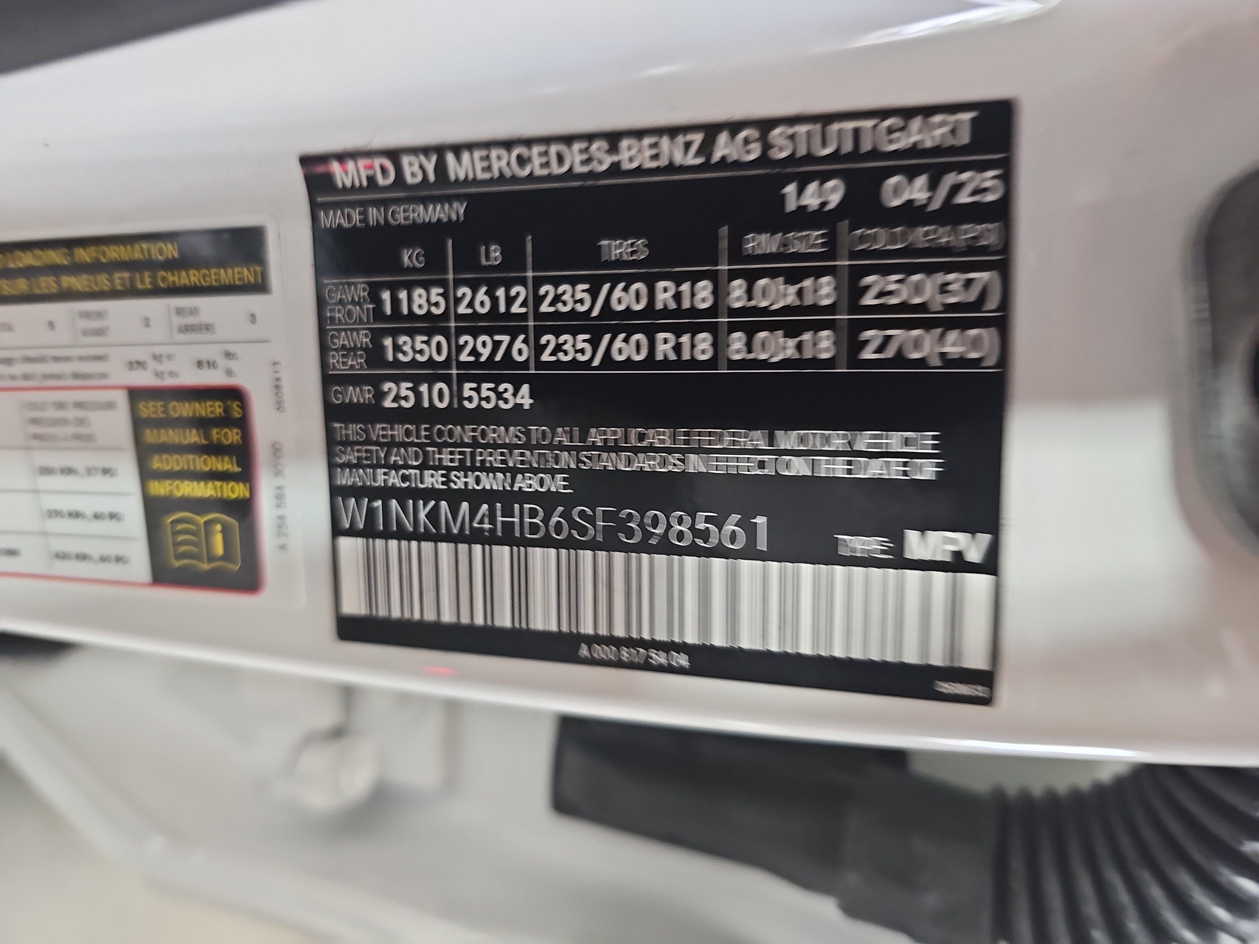Used 2025 Mercedes-Benz GLC 300 4MATIC image 37