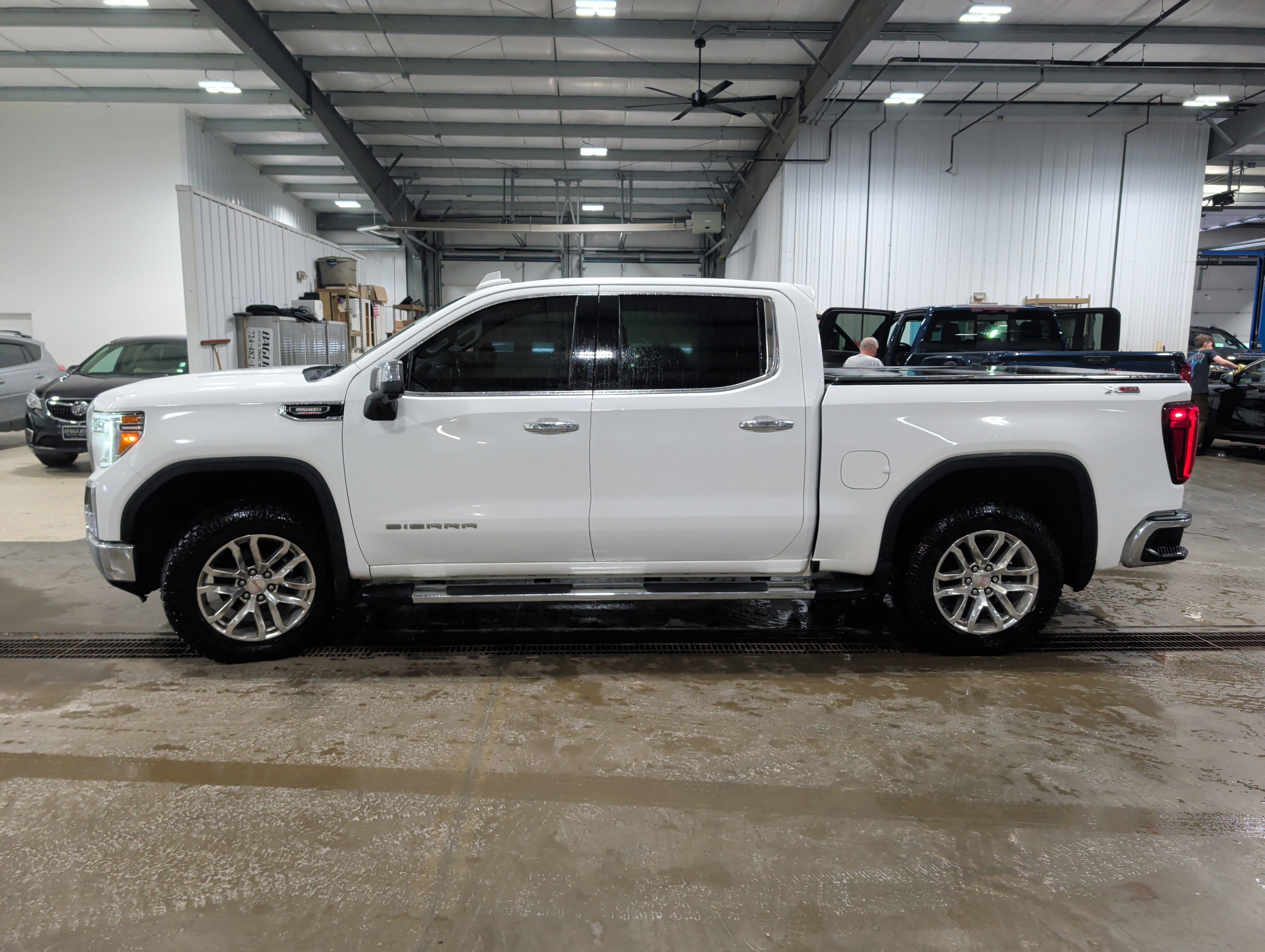 Used 2020 GMC Sierra 1500 SLT w/ SLT Premium Plus Package AWD/4WD image 5
