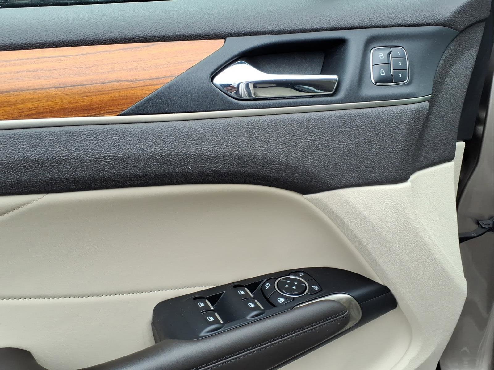 Used 2018 Lincoln MKC Select w/ Select Plus Package image 5