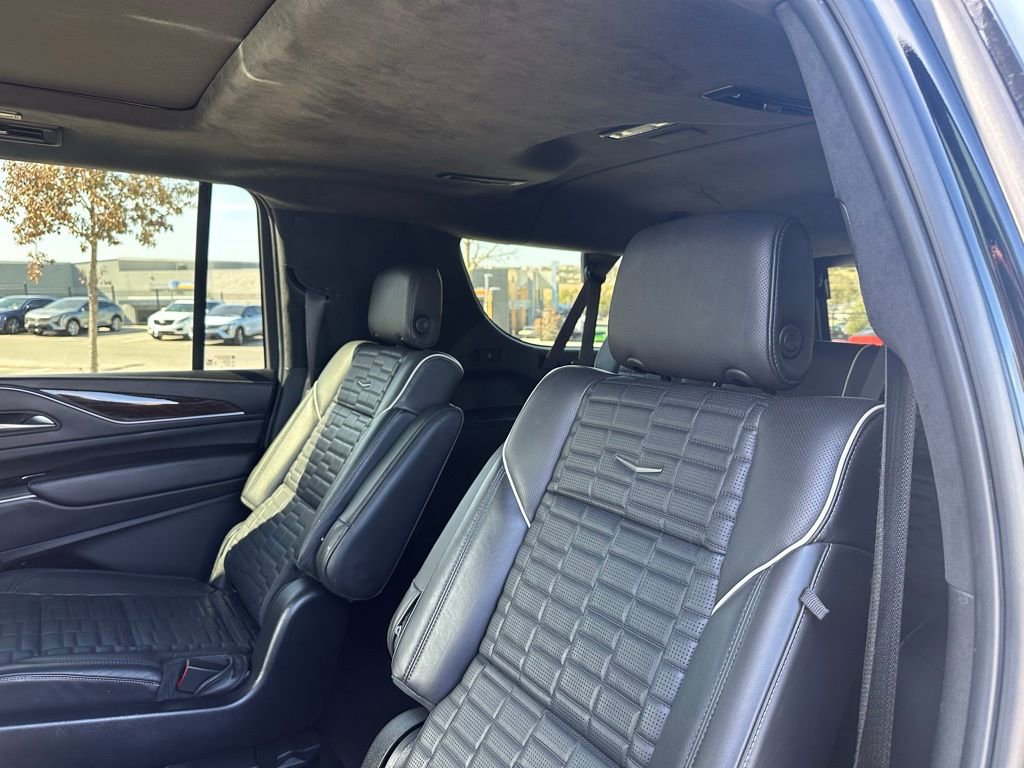 Used 2023 Cadillac Escalade ESV Premium Luxury Platinum image 19