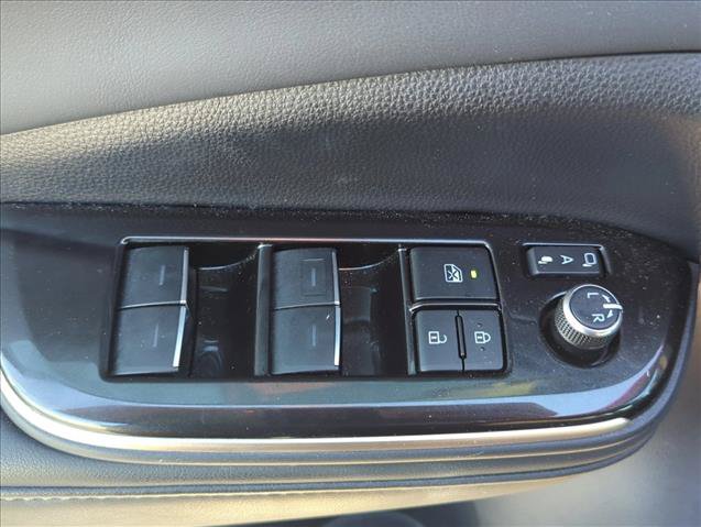 Certified 2024 Toyota Crown AWD/4WD image 9