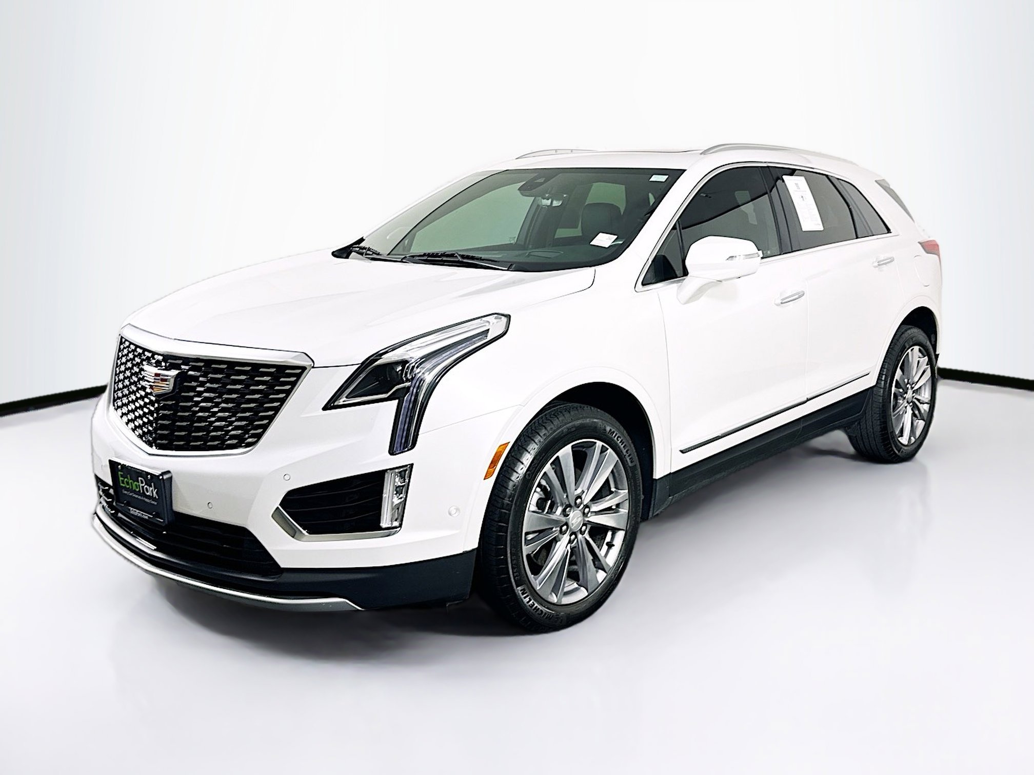 Used 2024 Cadillac XT5 Premium Luxury w/ Technology Package FWD image 3