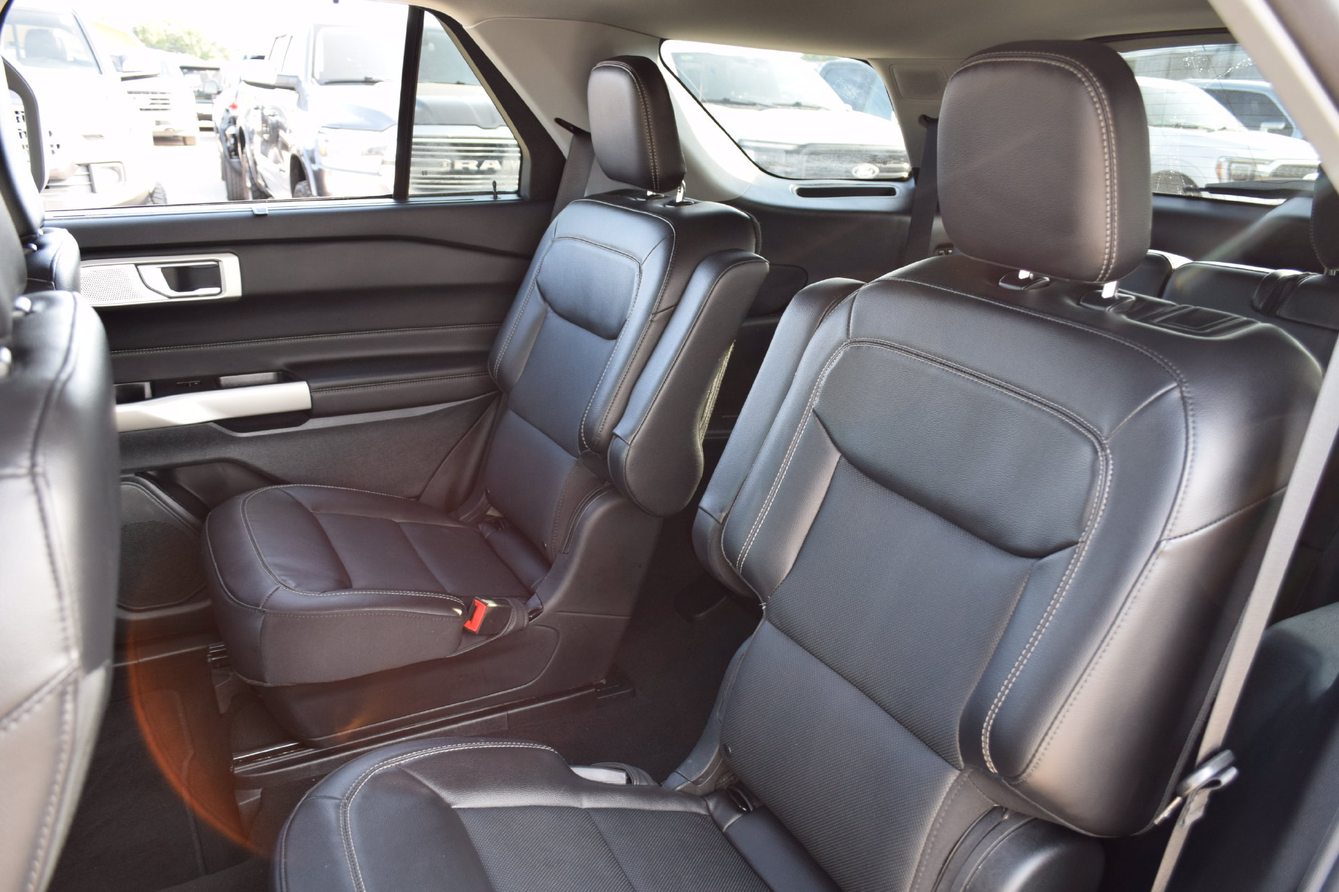 Certified 2023 Ford Explorer Limited w/ Limited Technology Package RWD image 18