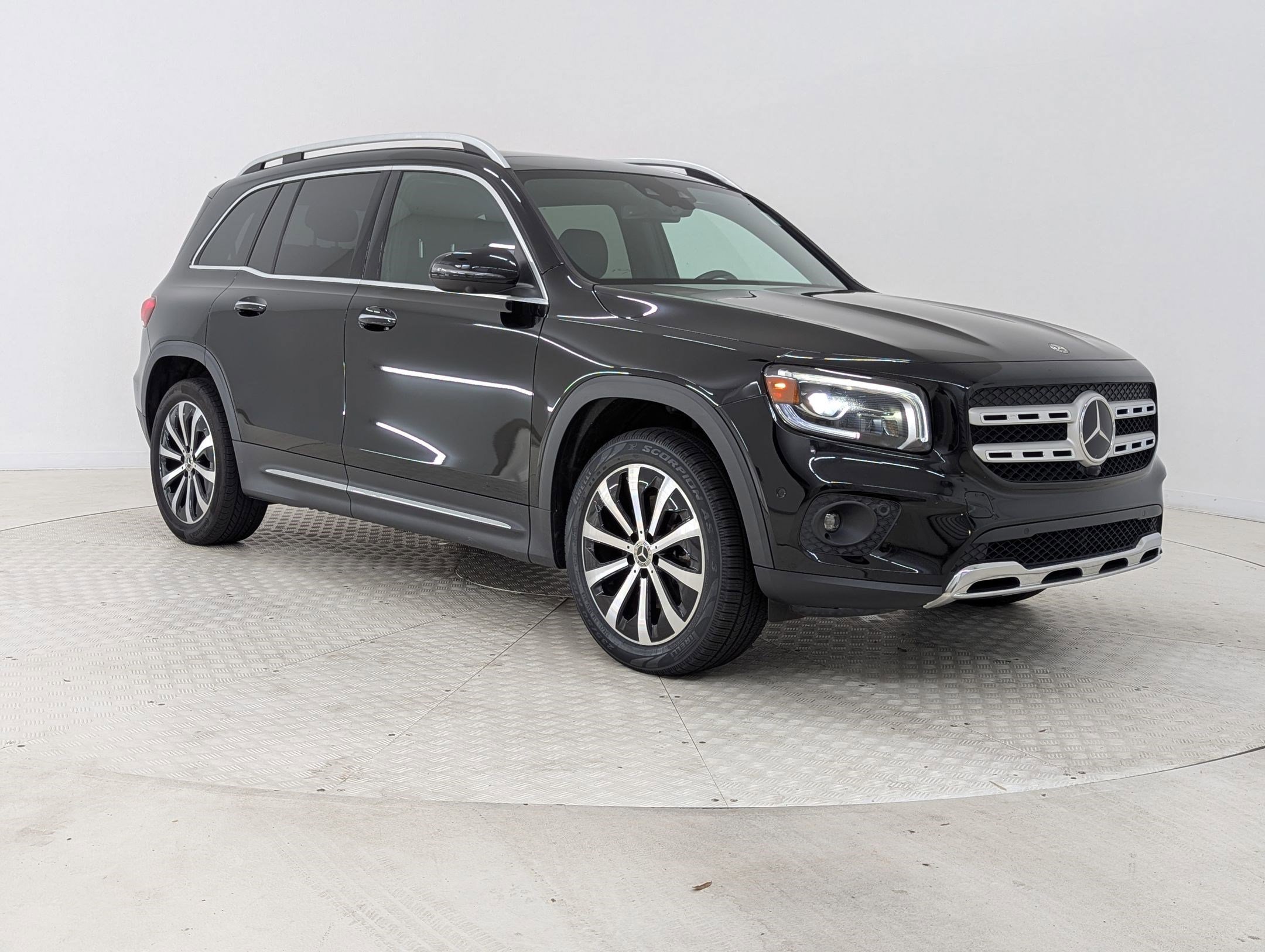 Used 2021 Mercedes-Benz GLB 250 4MATIC image 7