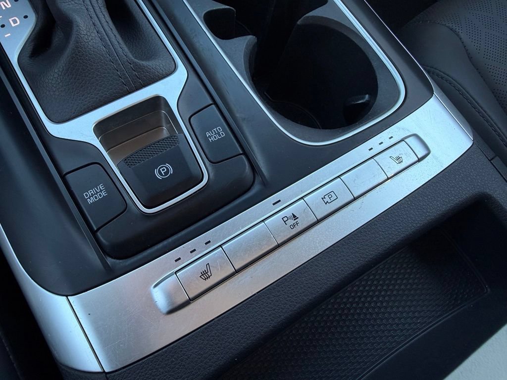 Certified 2024 Kia Carnival LX FWD image 22