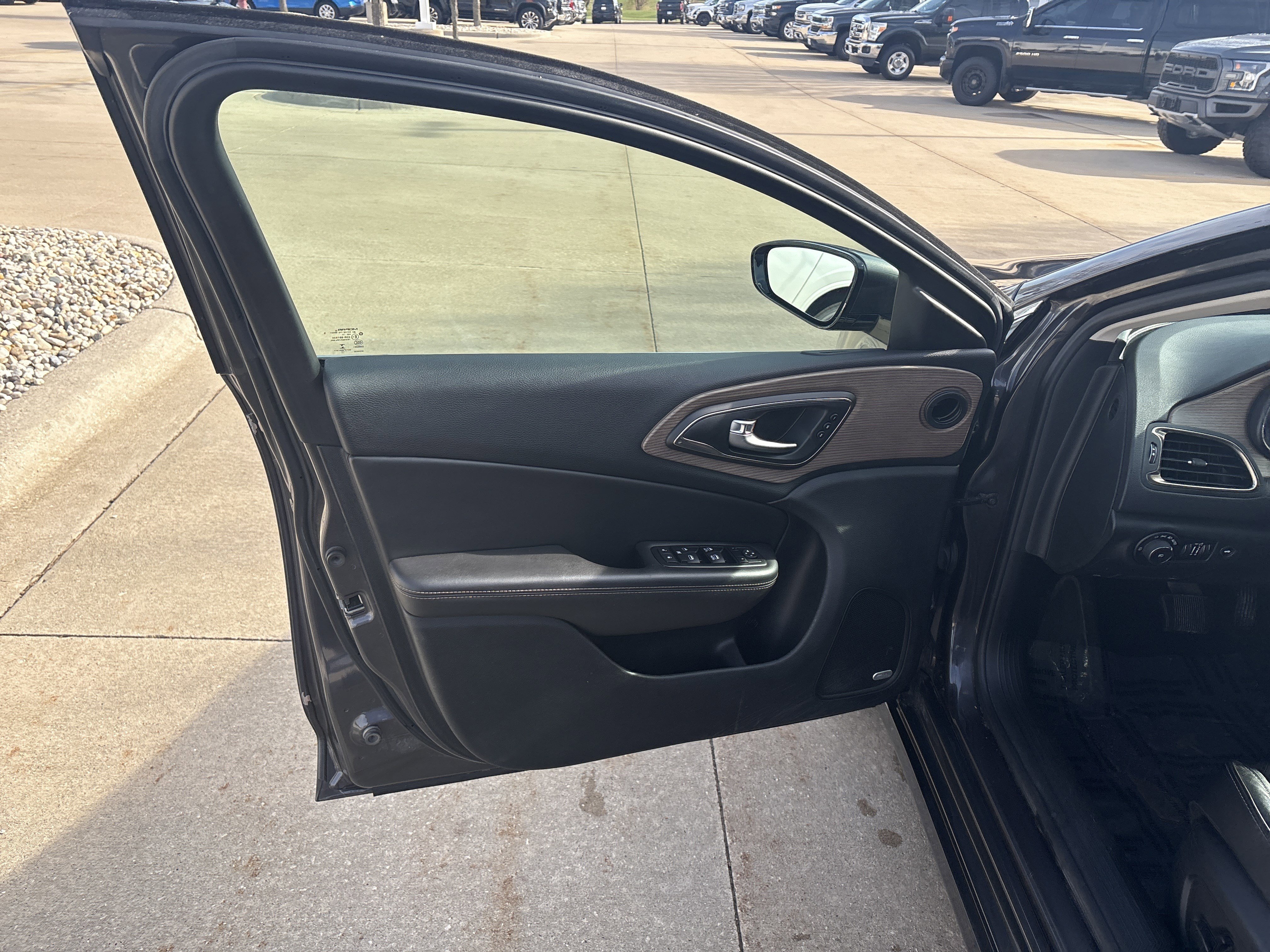 Used 2015 Chrysler 200 C w/ Navigation & Sound Group I image 11