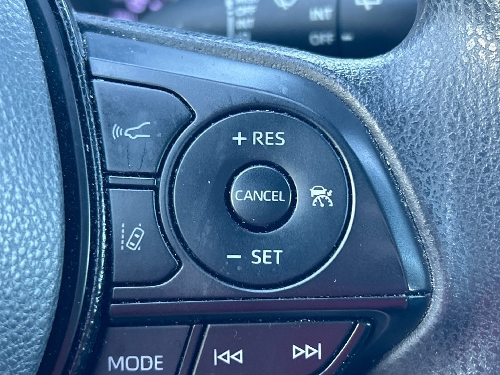 Used 2019 Toyota RAV4 LE FWD image 17