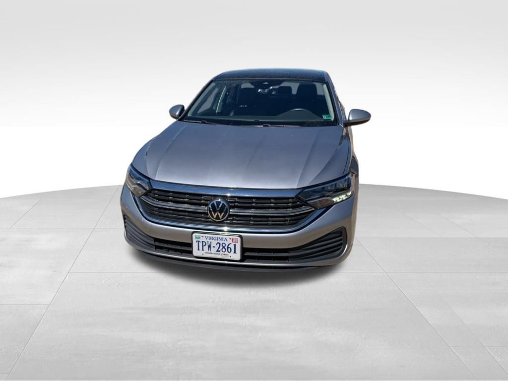 Used 2023 Volkswagen Jetta SE FWD image 4