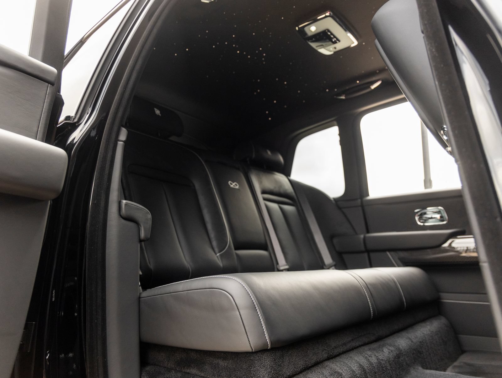 New 2027 Rolls-Royce Cullinan Black Badge AWD/4WD image 43