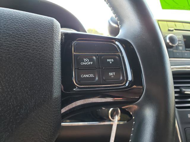 Used 2016 Dodge Grand Caravan SE image 19