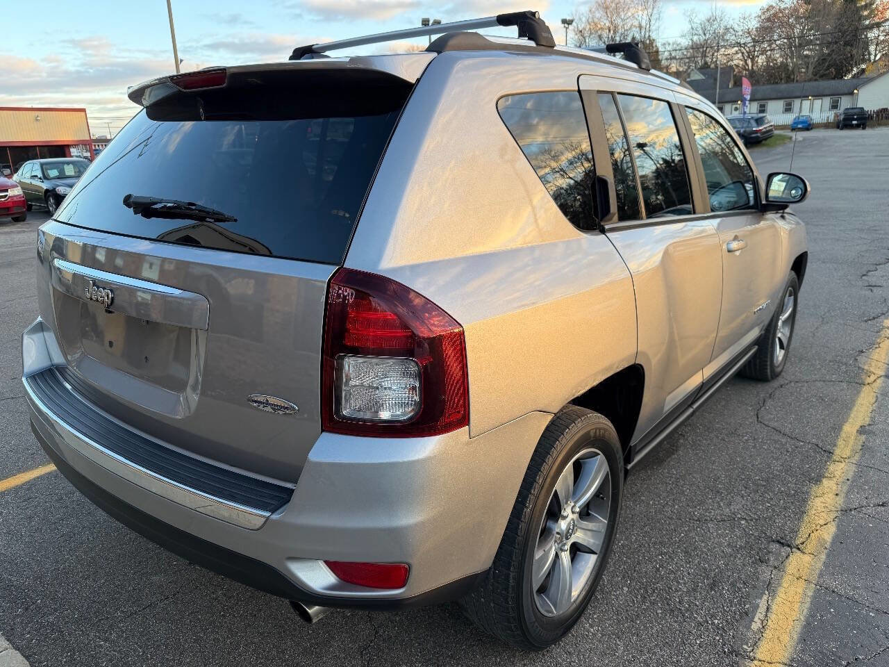 Used 2017 Jeep Compass High Altitude FWD image 3