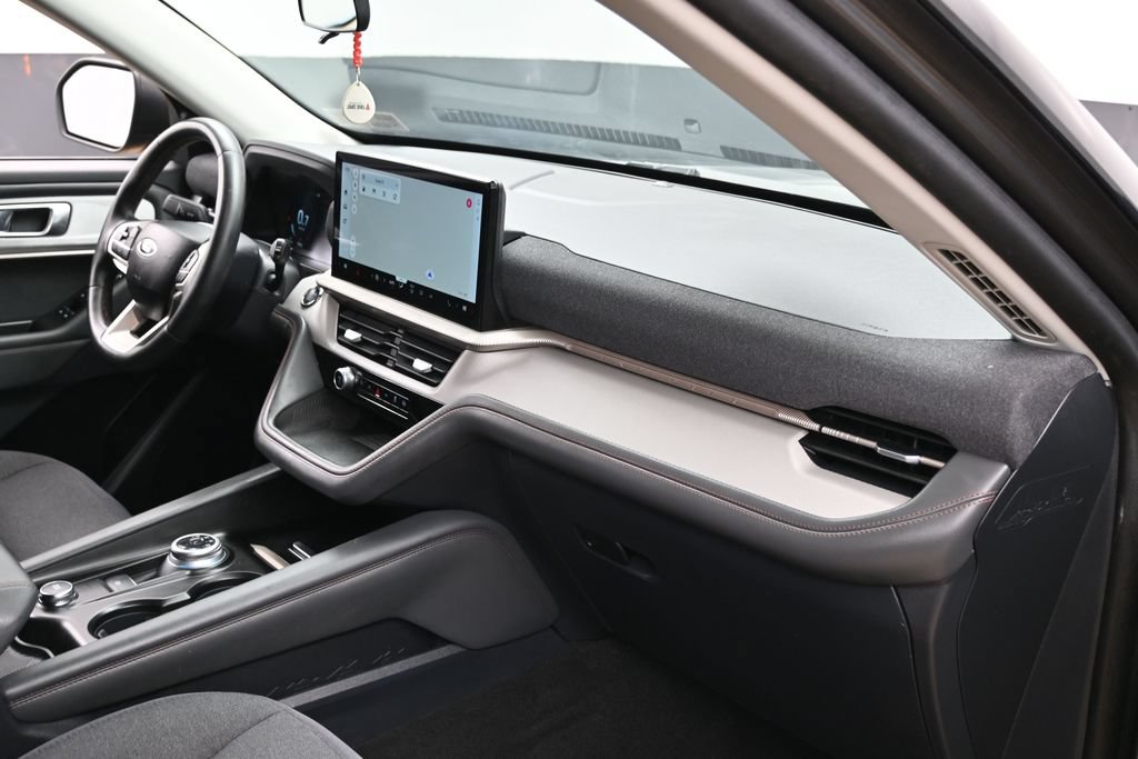 Used 2025 Ford Explorer Active RWD image 40