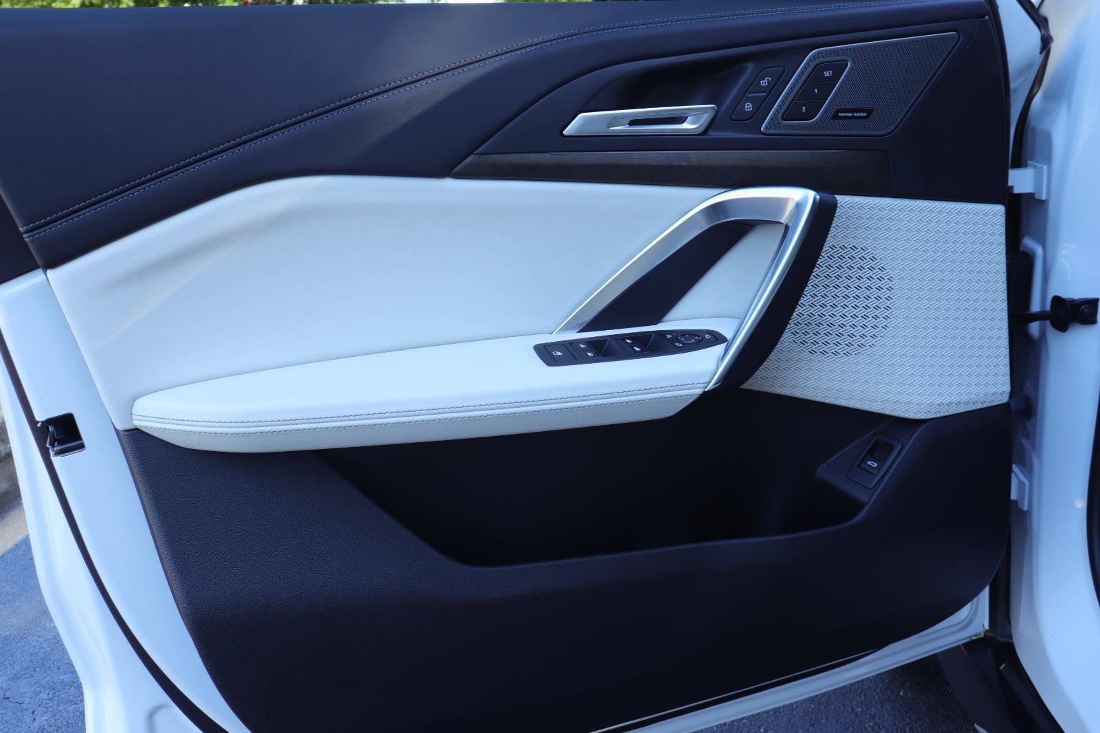 Used 2026 BMW X1 xDrive28i w/ Technology Package image 10