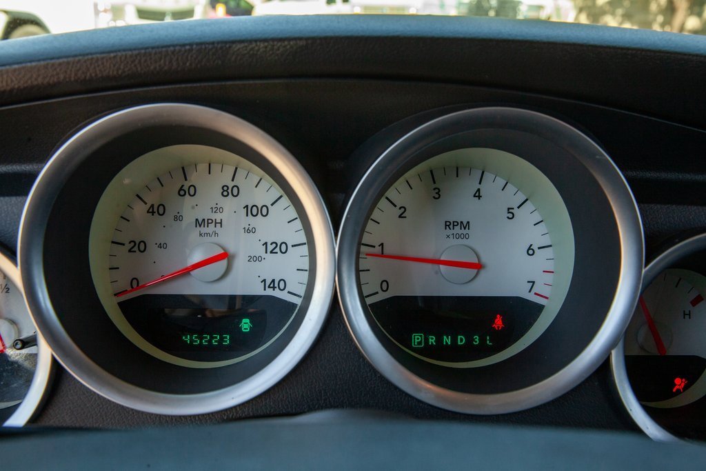 Used 2005 Dodge Magnum SE image 18