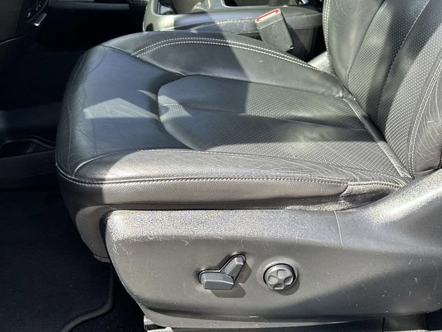 Used 2019 Chrysler Pacifica Touring-L Plus w/ S Appearance Package FWD image 17