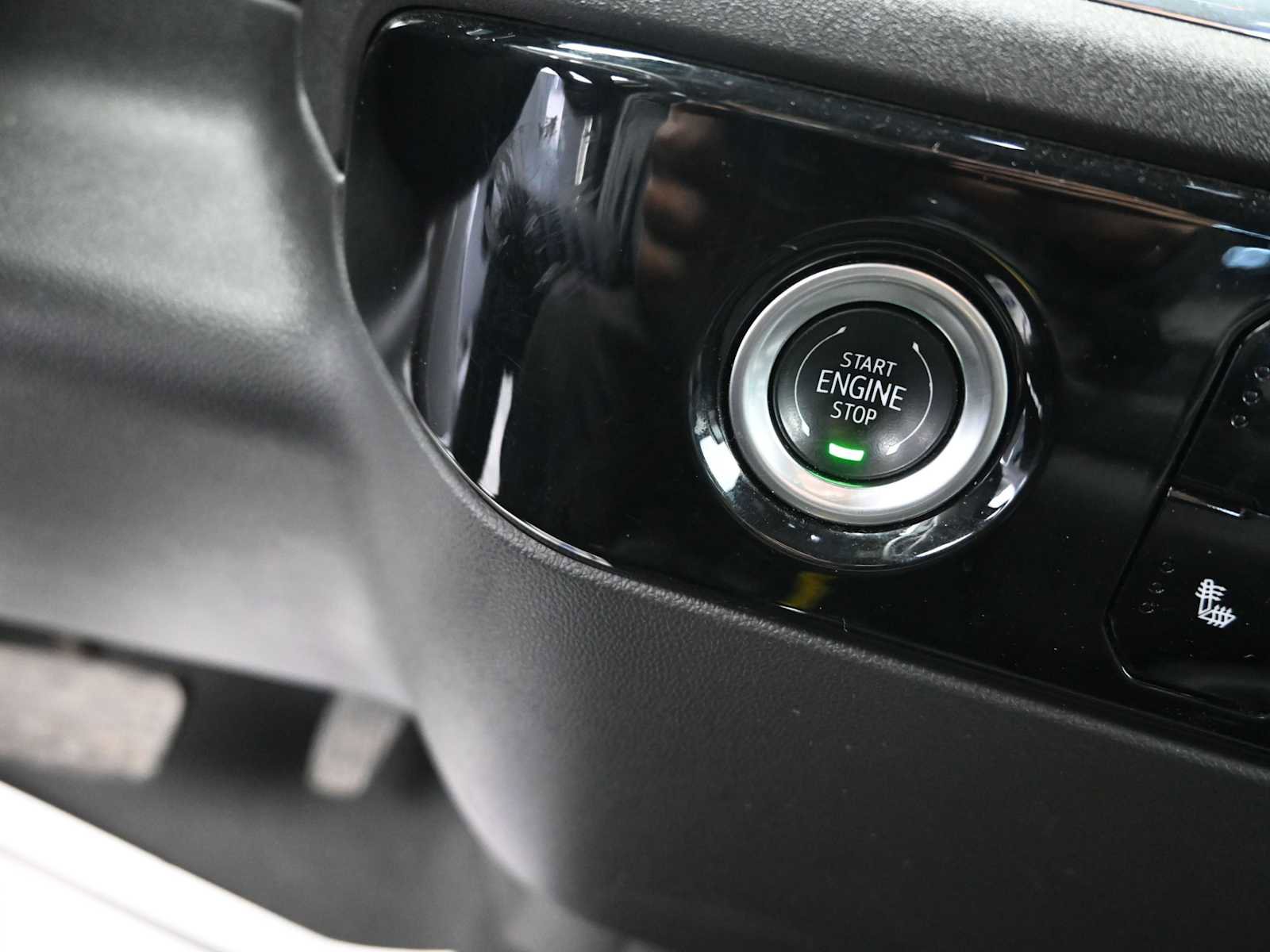 Used 2024 GMC Sierra 1500 SLT image 16