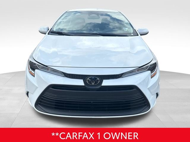 Used 2025 Toyota Corolla LE w/ LE Premium Package image 2
