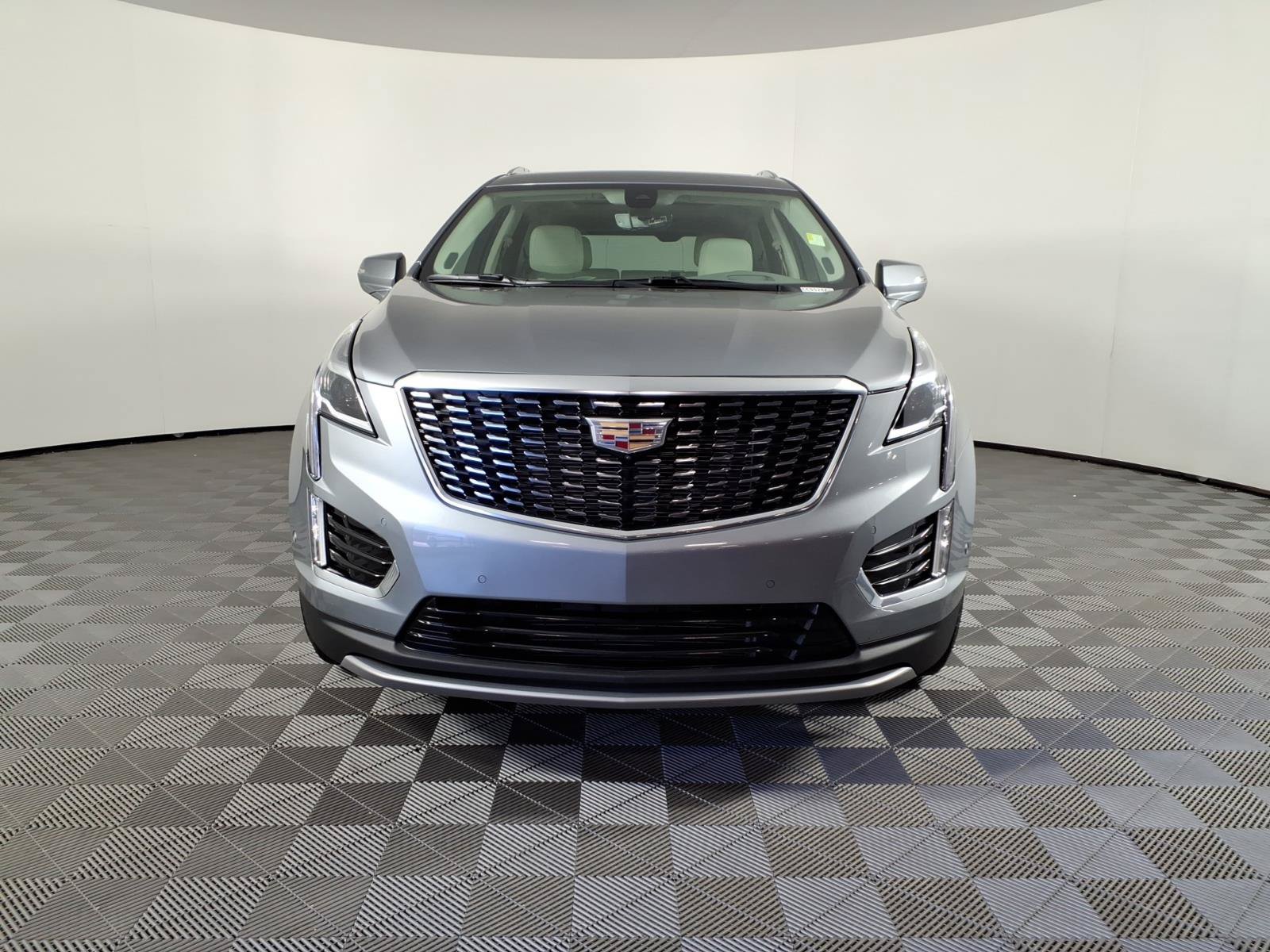 Certified 2024 Cadillac XT5 Premium Luxury w/ Technology Package FWD image 2