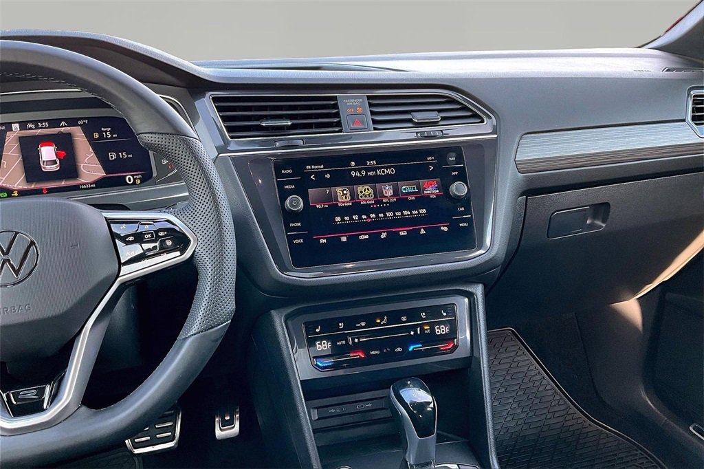 Used 2022 Volkswagen Tiguan SEL R-Line image 6