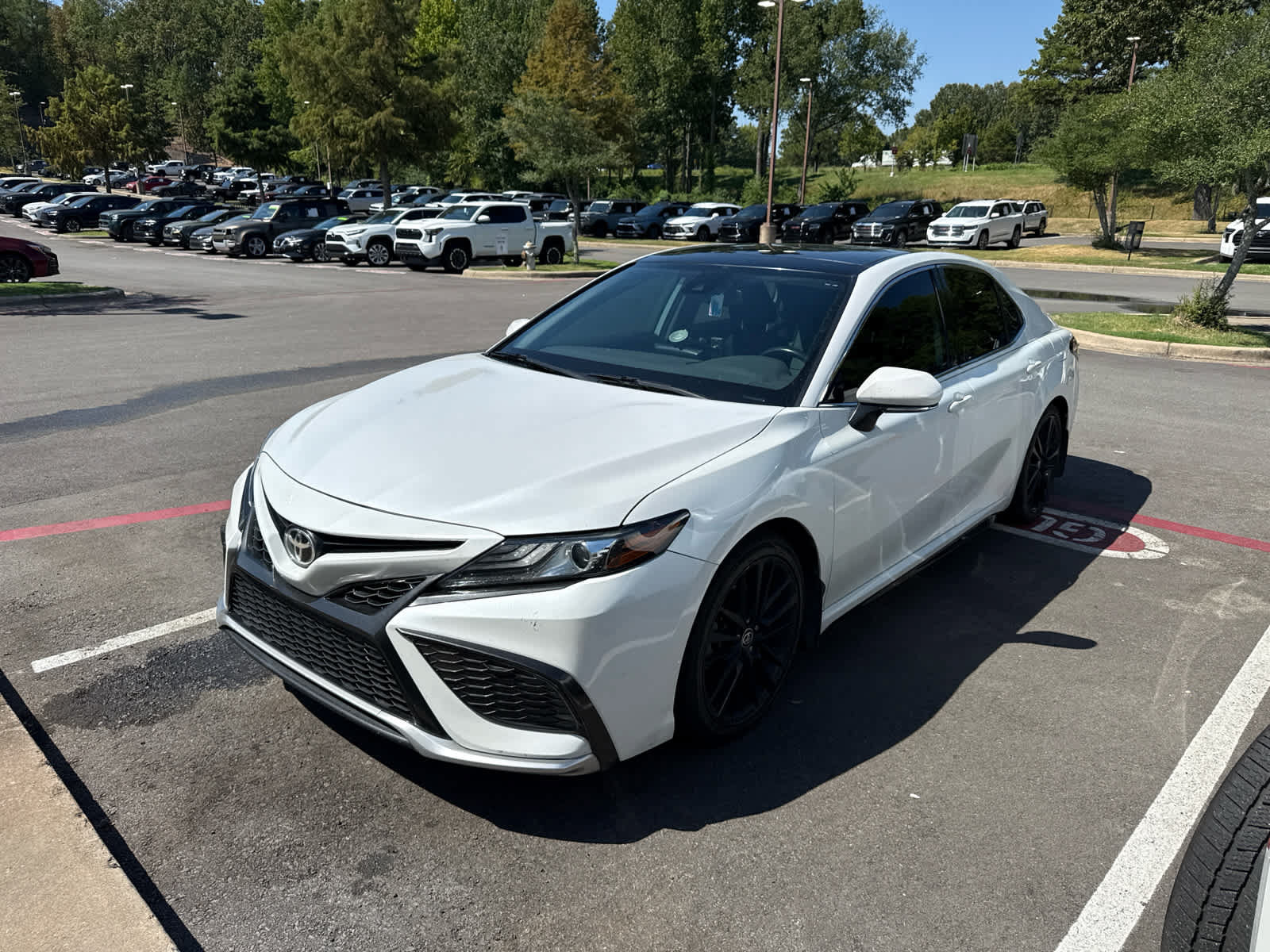 Used 2021 Toyota Camry XSE FWD image 6