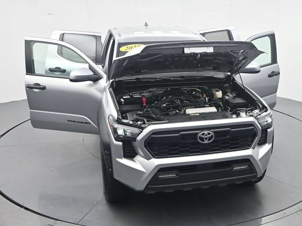 Used 2025 Toyota Tacoma TRD Off-Road AWD/4WD image 46