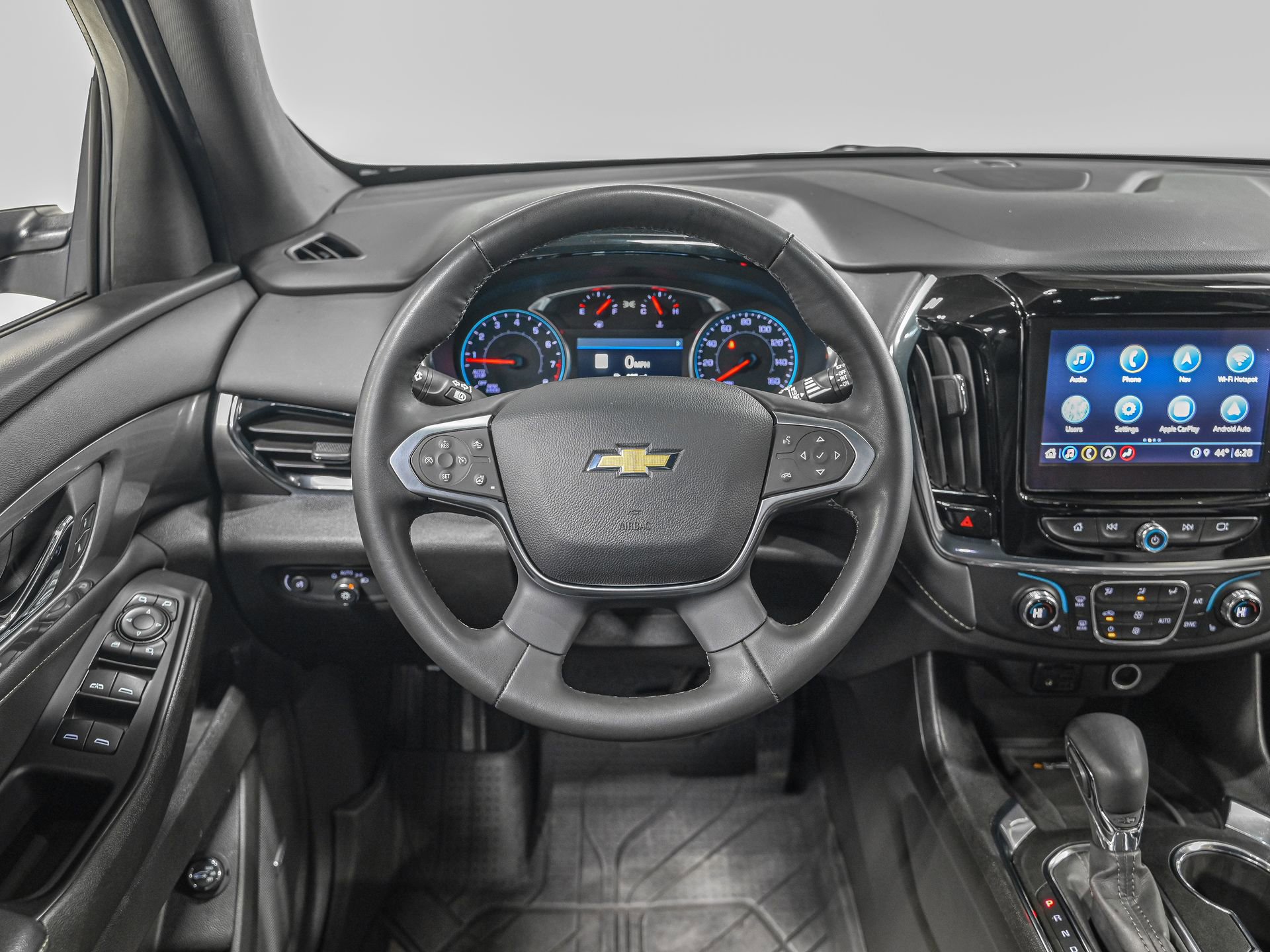 Used 2023 Chevrolet Traverse LT w/ LT Premium Package image 17