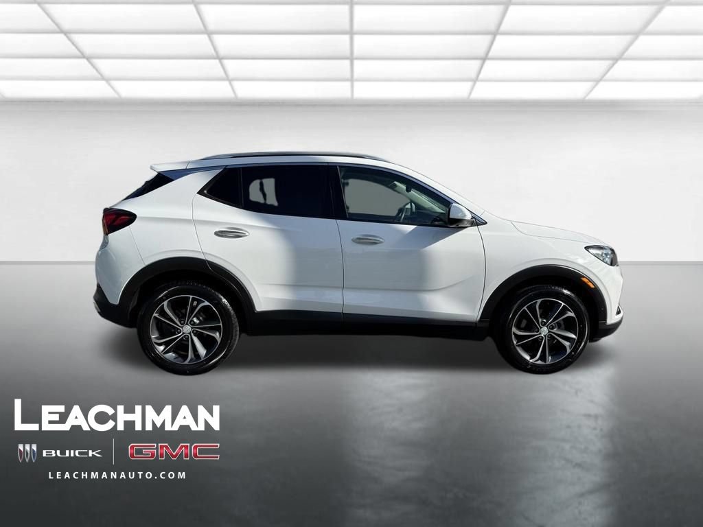 Certified 2022 Buick Encore GX Essence w/ Advanced Technology Package FWD image 10