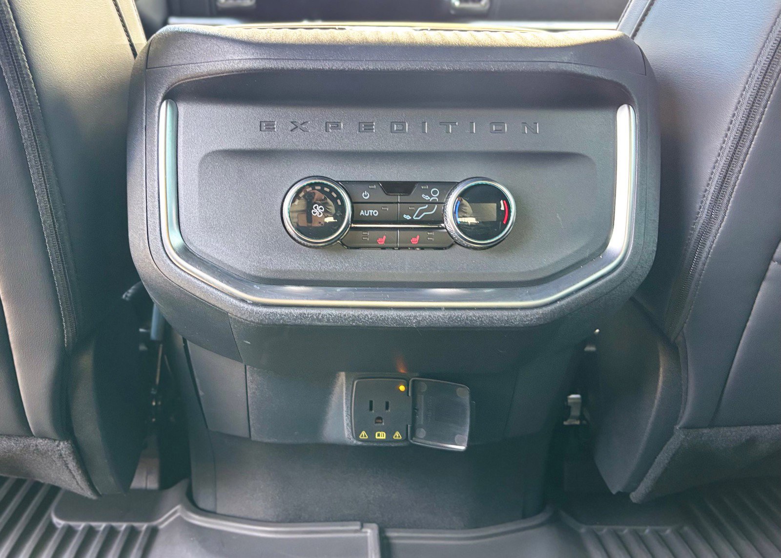 Certified 2025 Ford Expedition Max Platinum w/ Stealth Performance Package image 41