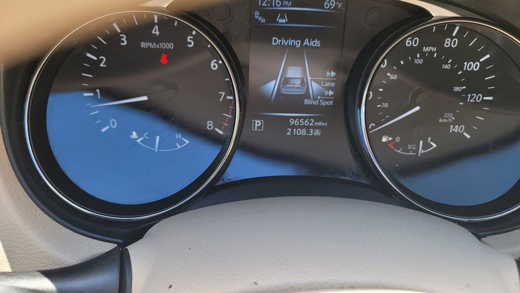 Used 2015 Nissan Rogue SV w/ SV Premium Package FWD image 19