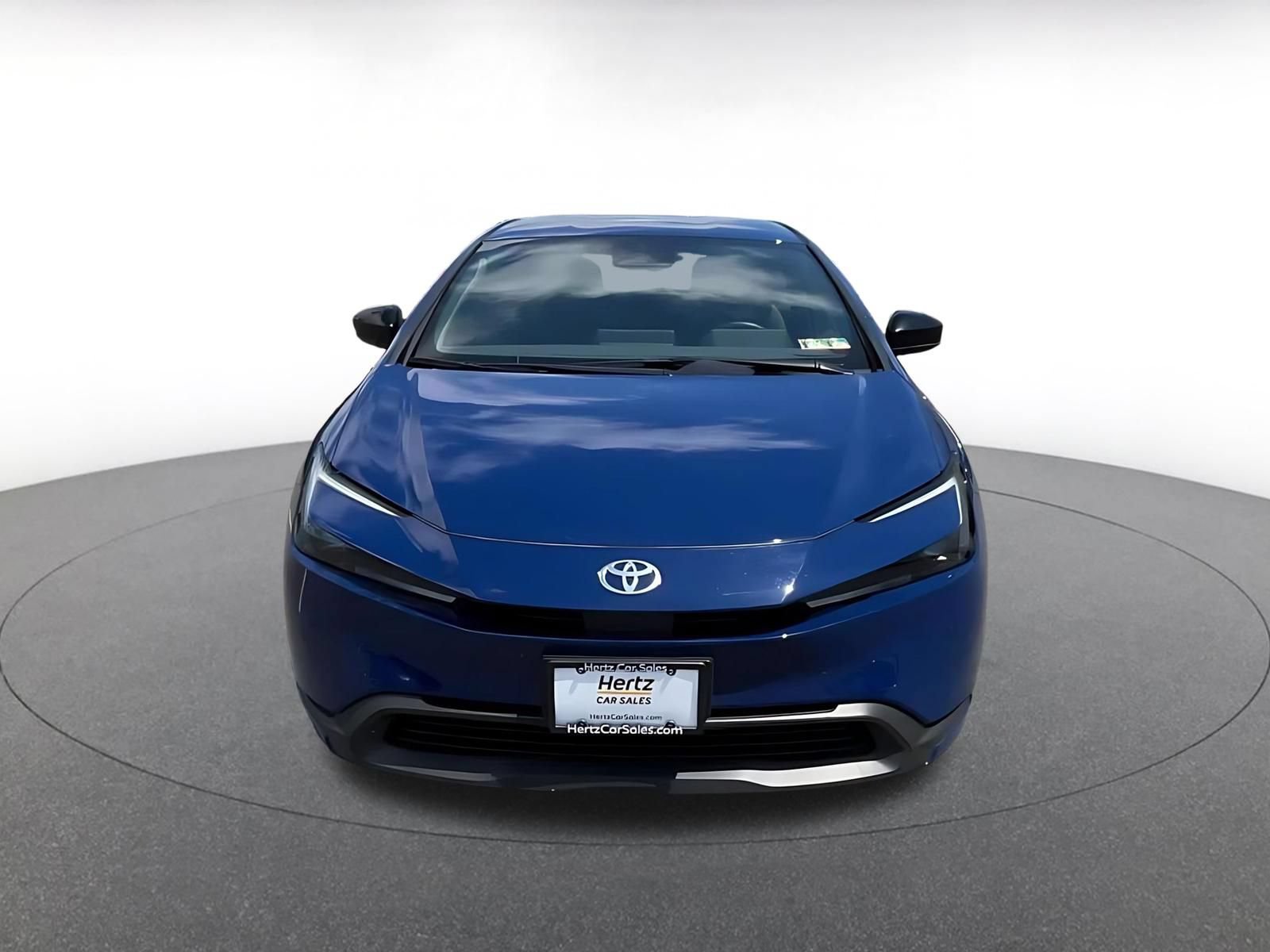 Used 2025 Toyota Prius LE FWD image 5