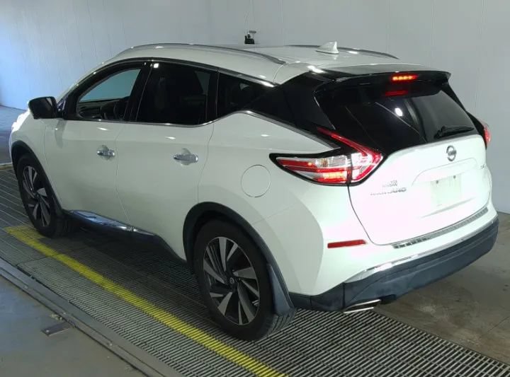 Used 2017 Nissan Murano Platinum w/ Platinum Technology Package FWD image 3