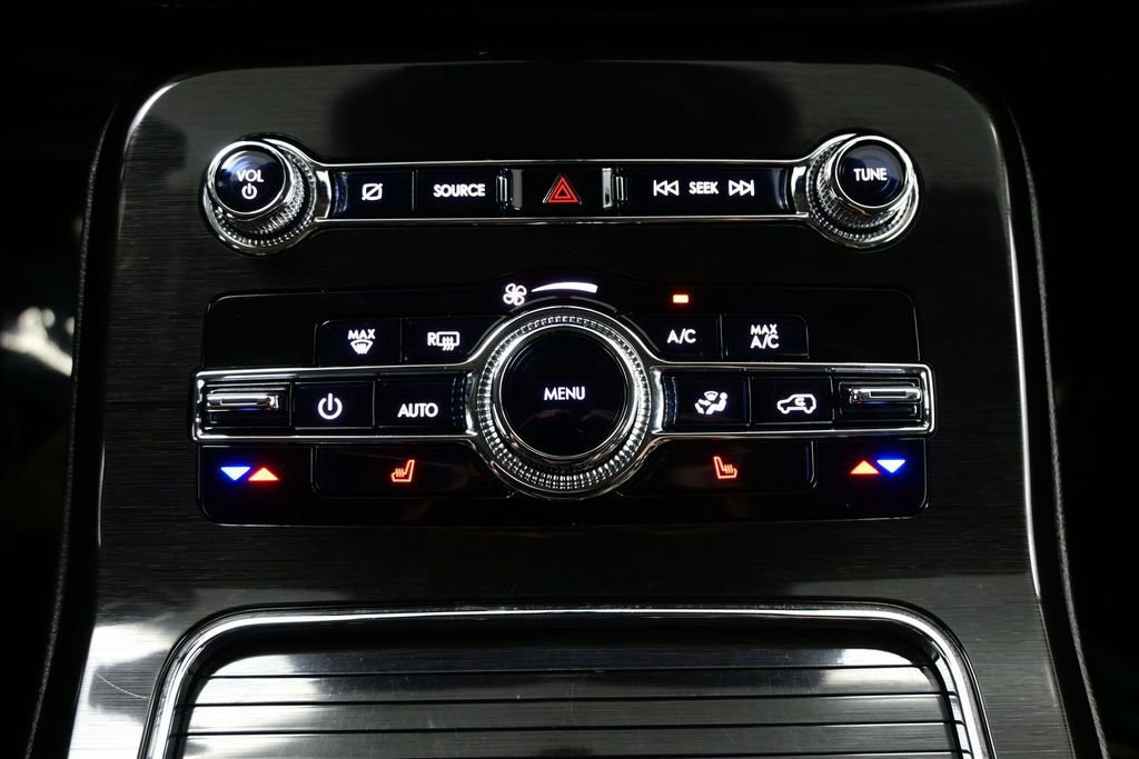 Used 2023 Lincoln Nautilus FWD w/ Premium Package image 20