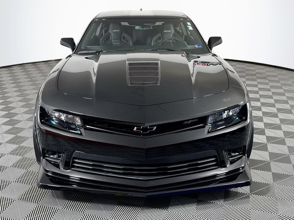 Used 2015 Chevrolet Camaro Z/28 RWD image 2
