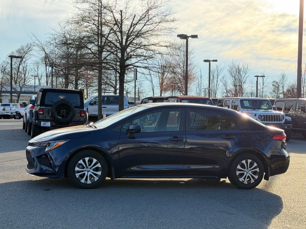 Used 2022 Toyota Corolla LE image 11