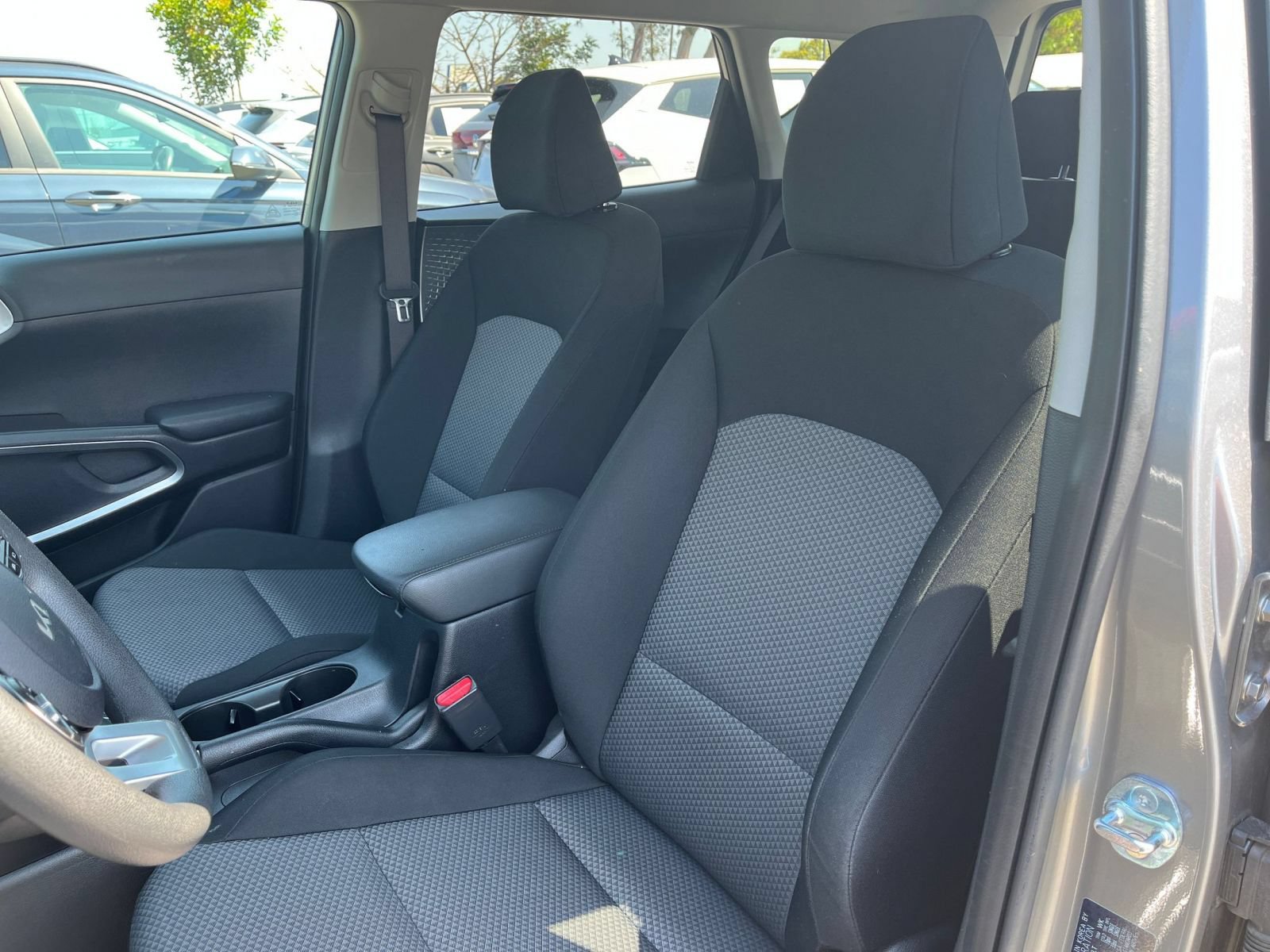 Used 2025 Kia Soul LX w/ LX Technology Package FWD image 36