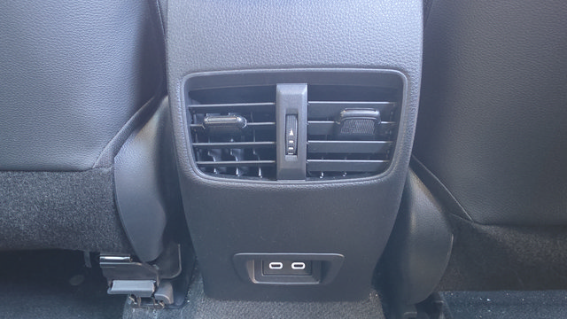 Used 2024 Toyota Corolla Cross AWD Hybrid w/ Convenience Package image 11