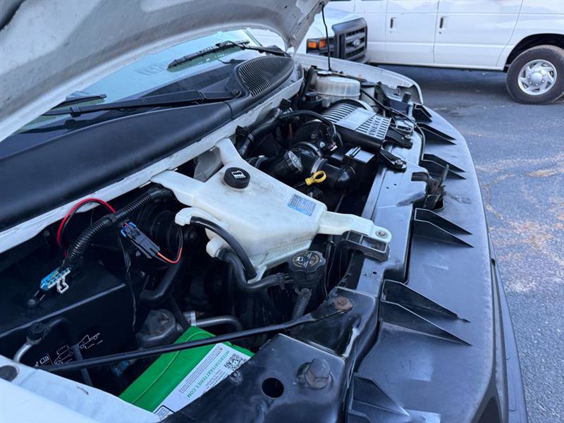 Used 2011 Chevrolet Express 2500 image 39