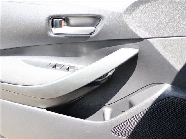 Used 2020 Toyota Corolla LE FWD image 11