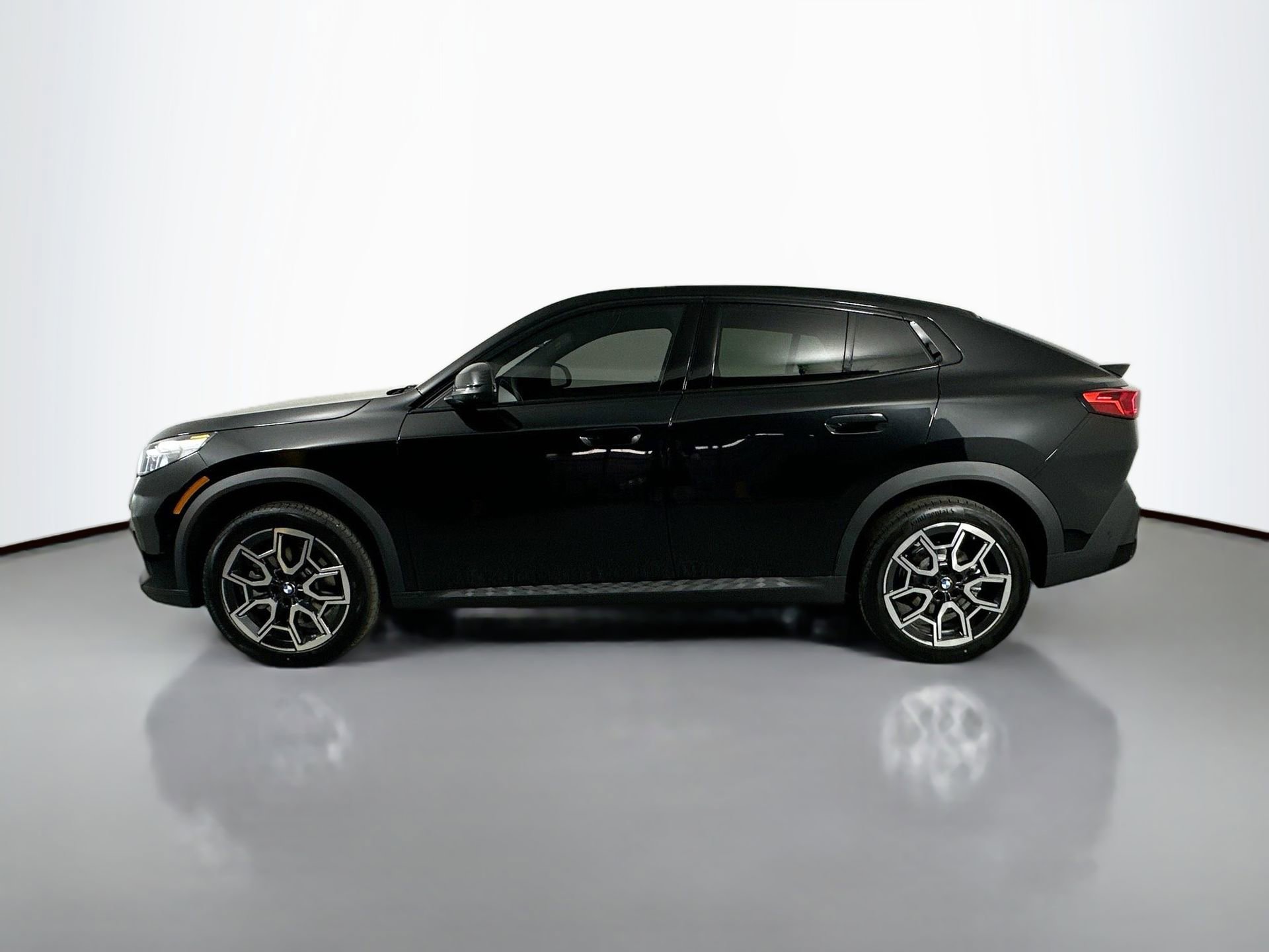 New 2026 BMW X2 xDrive28i w/ Technology Package image 8