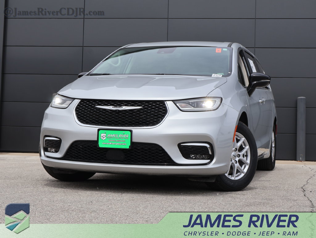 Used 2024 Chrysler Pacifica Touring-L