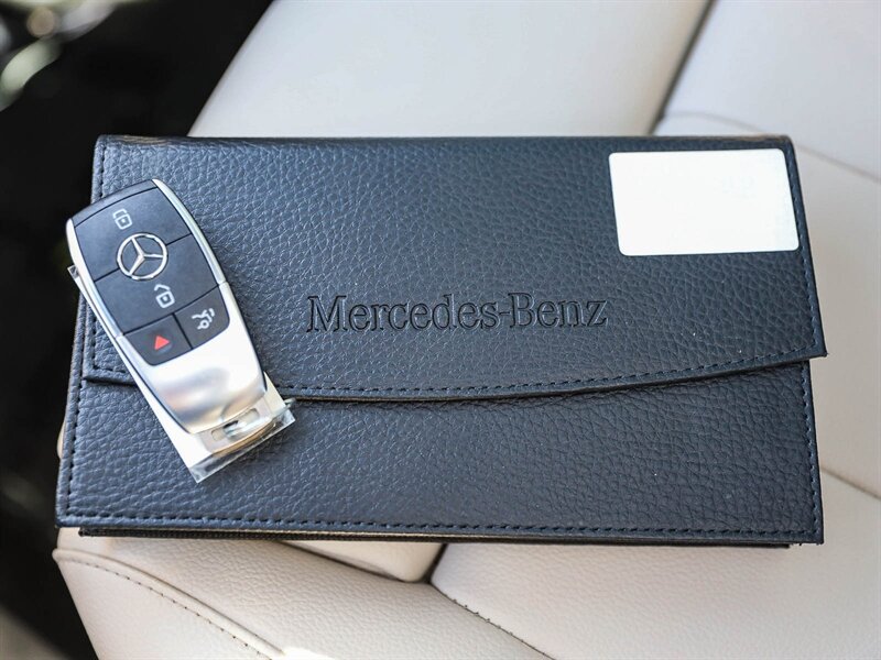 Used 2023 Mercedes-Benz GLB 250 image 35