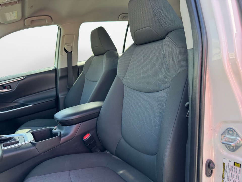 Used 2024 Toyota RAV4 XLE image 9