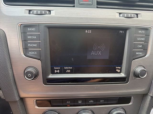 Used 2017 Volkswagen Golf SEL image 11