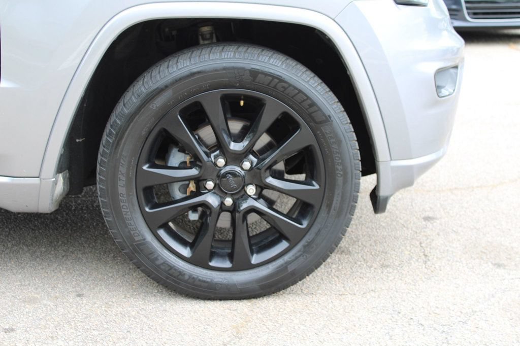 Used 2017 Jeep Grand Cherokee Altitude RWD image 31