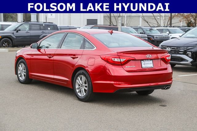 Used 2017 Hyundai Sonata SE image 2