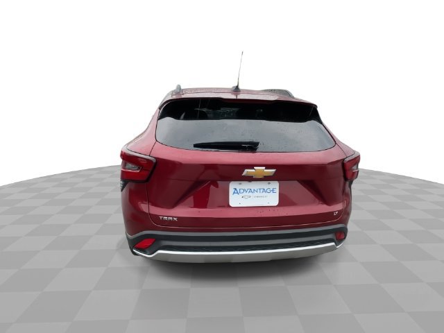 Used 2025 Chevrolet Trax LT FWD image 7