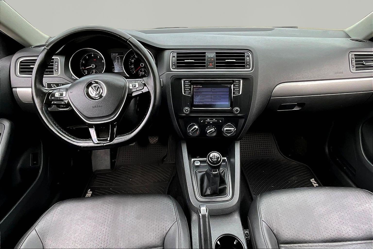 Used 2017 Volkswagen Jetta SE image 7