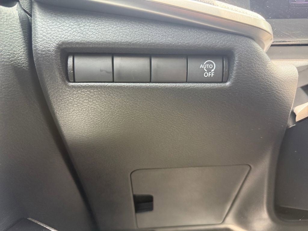 Used 2026 Nissan Kicks SV FWD image 25