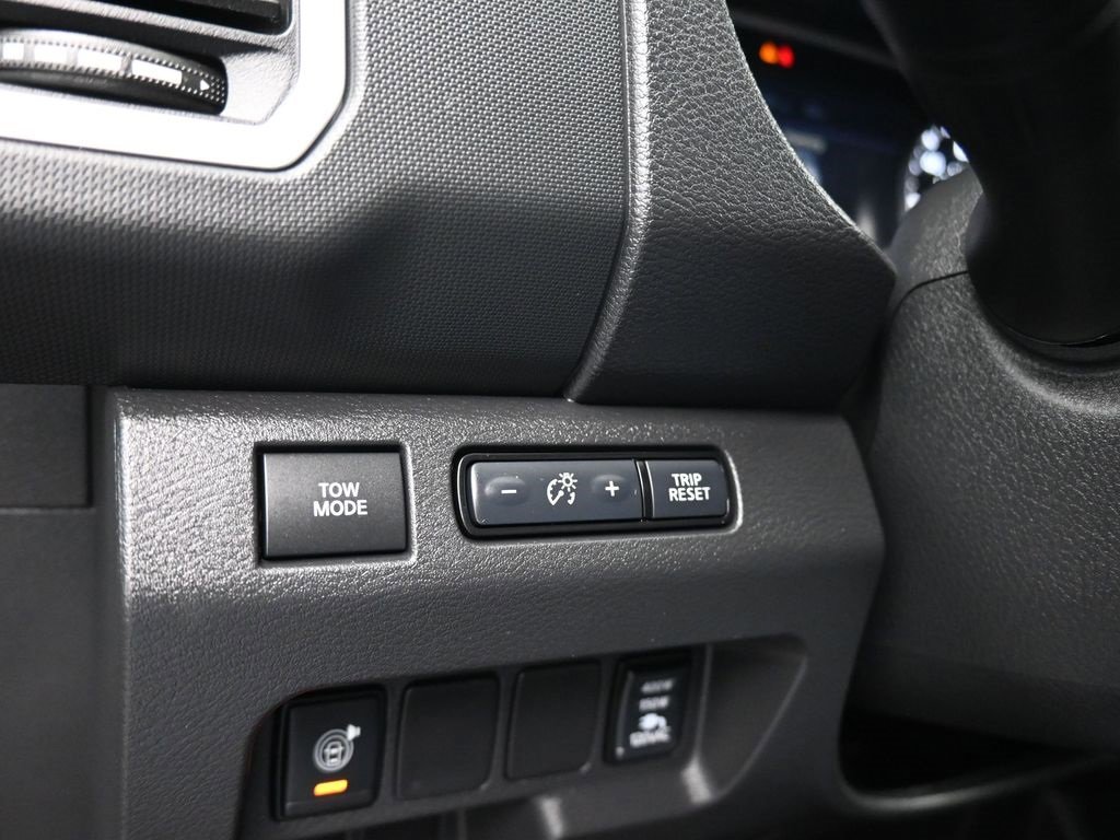 Used 2024 Nissan Frontier SV w/ SV Convenience Package image 25